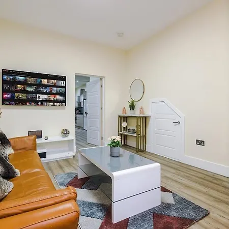 Spacious 4 Bedroom Modern House Near City Centre Sleeps 12 Manchester Exterior photo