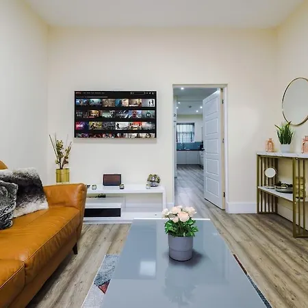 Spacious 4 Bedroom Modern House Near City Centre Sleeps 12 Manchester Exterior photo