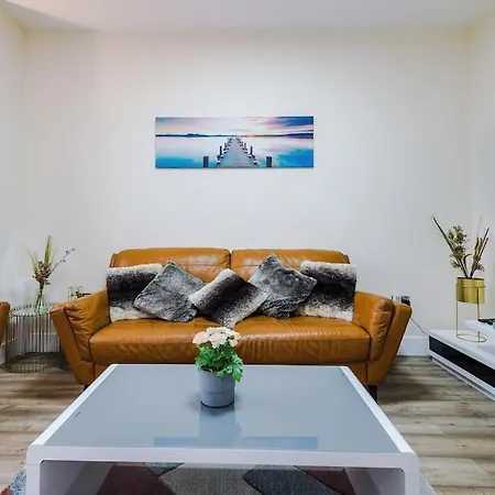 Spacious 4 Bedroom Modern House Near City Centre Sleeps 12 Manchester Exterior photo